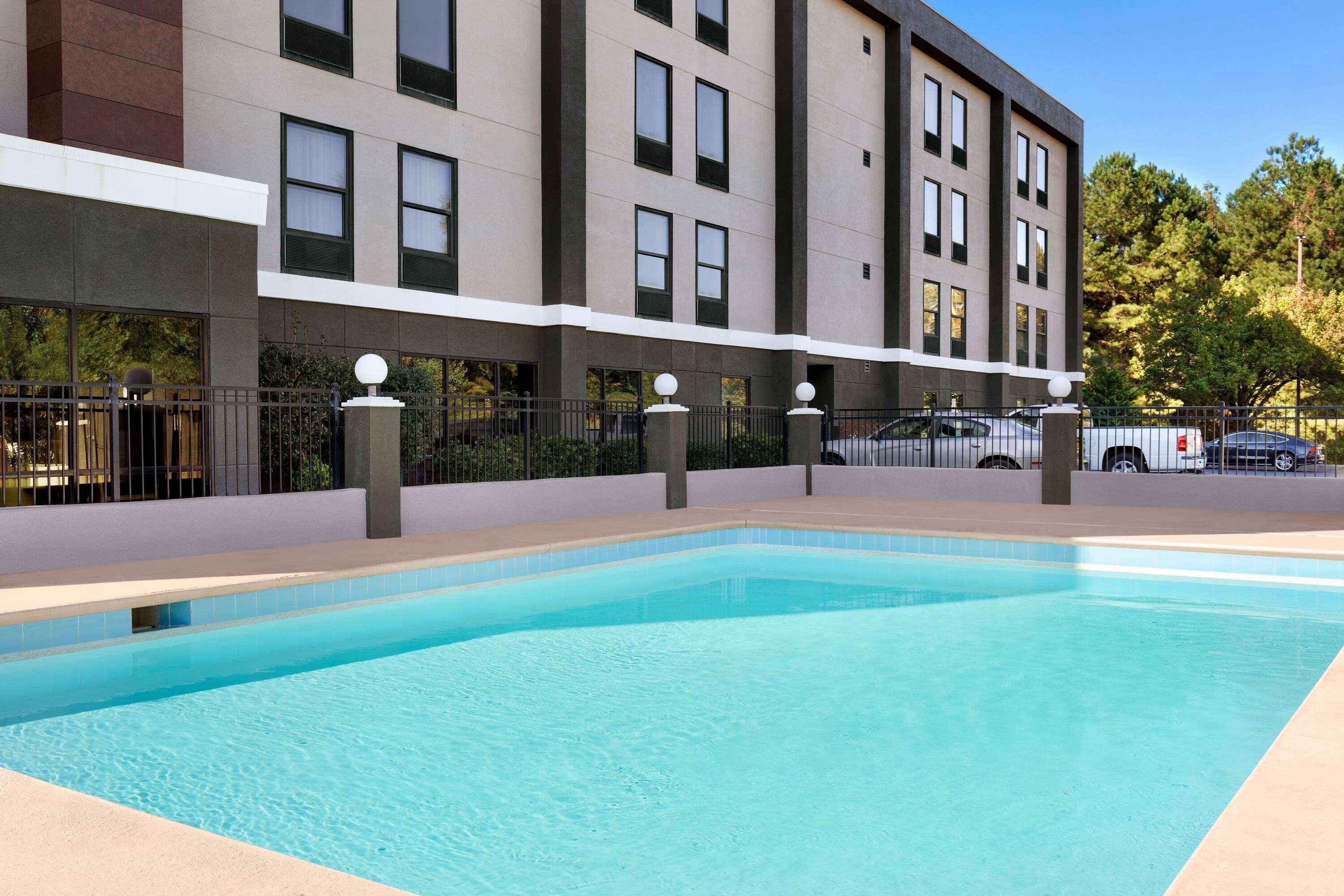 La Quinta Inn & Suites By Wyndham Selma/Smithfield I-95 Exterior photo